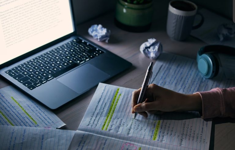כתיבת עבודה אקדמית